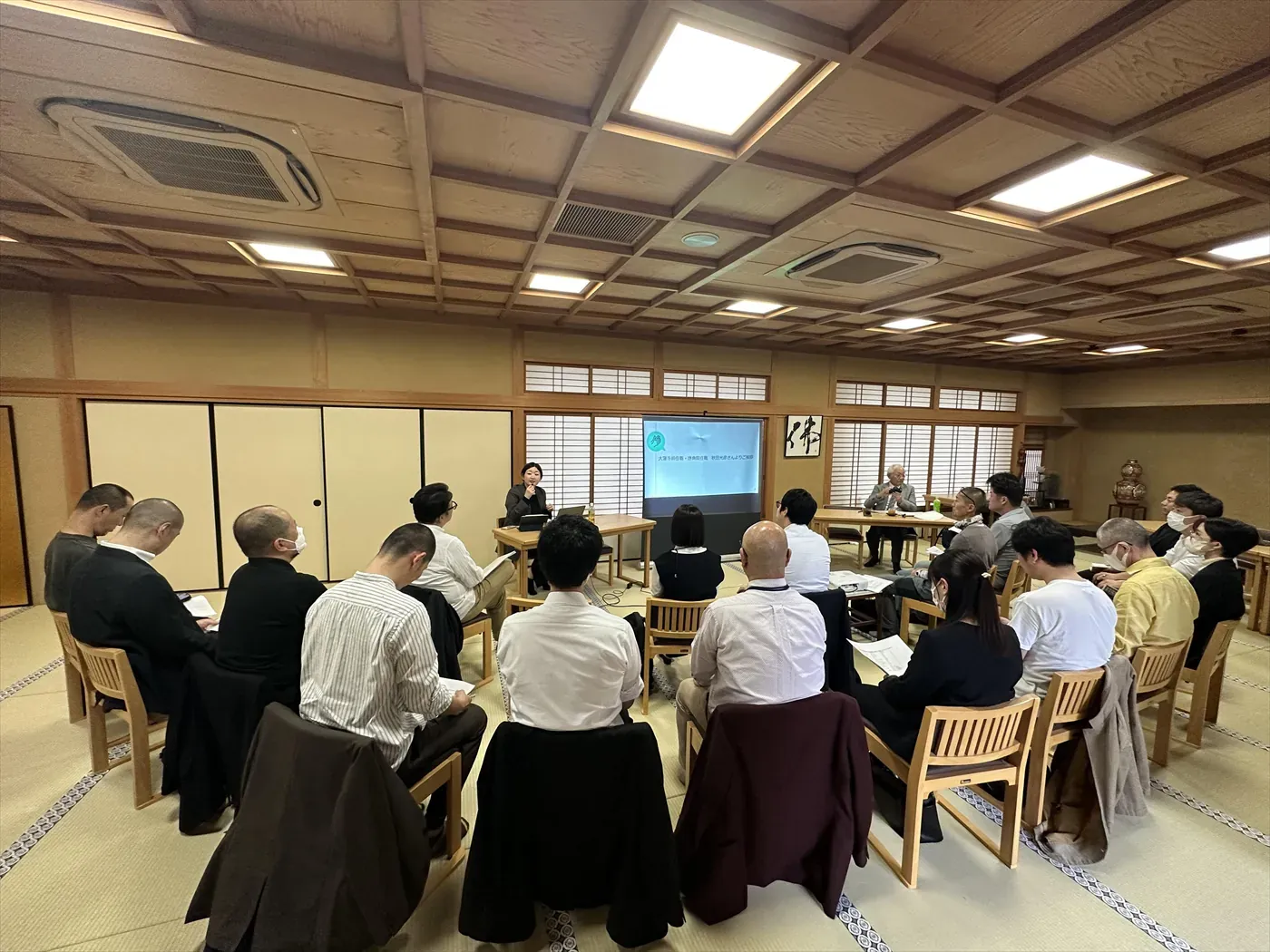 寺院で開いた勉強会のようす
